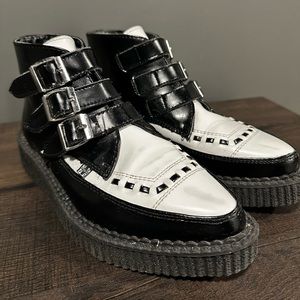 T.U.K 3-buckle pointed creeper boot